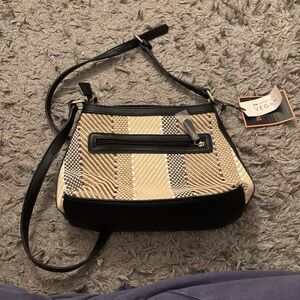 Tan and black vegan leather crossbody bag #veganleather